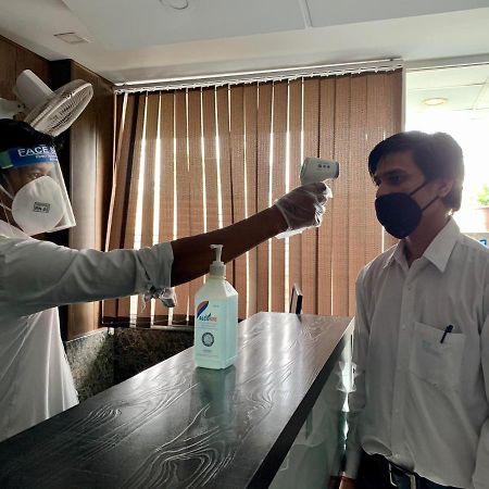 The Park Residency Hotel Greater Noida Kültér fotó