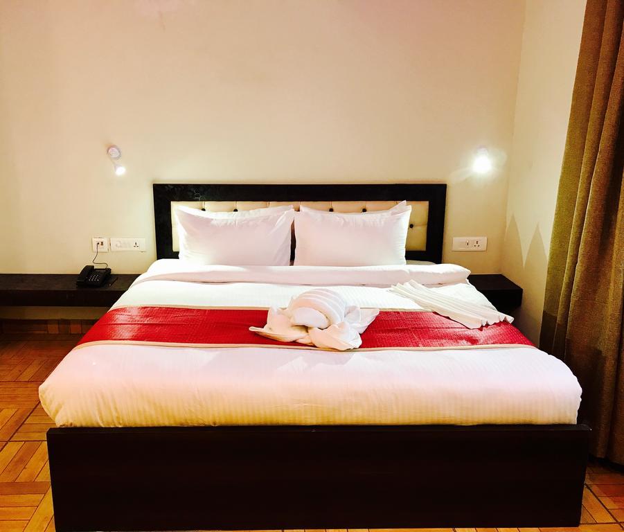 The Park Residency Hotel Greater Noida Kültér fotó