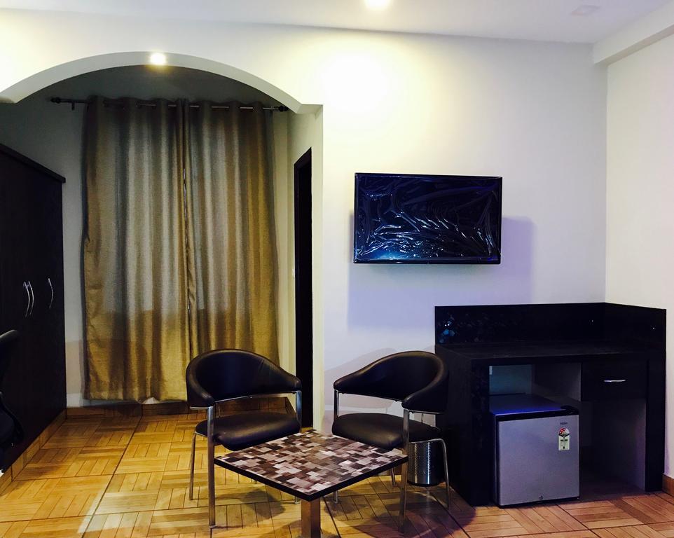 The Park Residency Hotel Greater Noida Kültér fotó