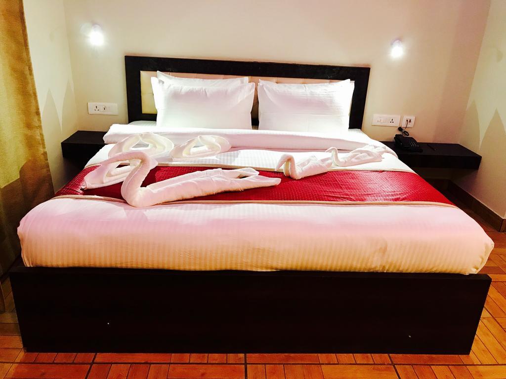 The Park Residency Hotel Greater Noida Kültér fotó