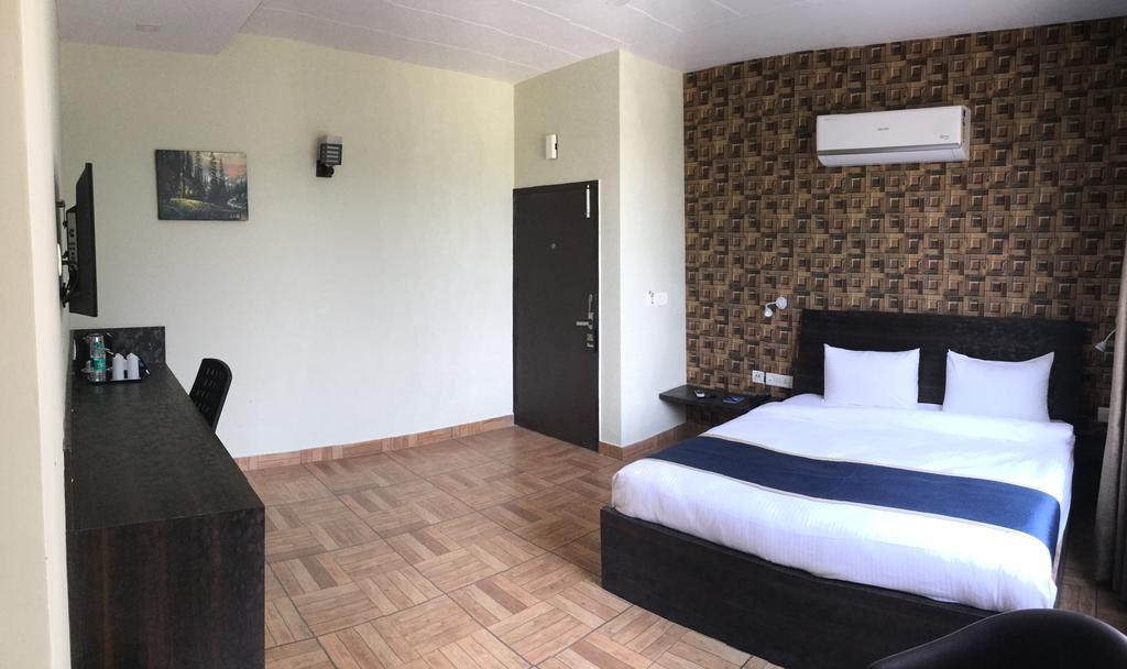 The Park Residency Hotel Greater Noida Kültér fotó