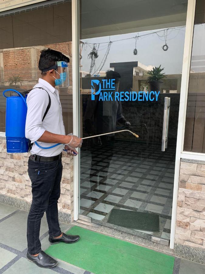 The Park Residency Hotel Greater Noida Kültér fotó